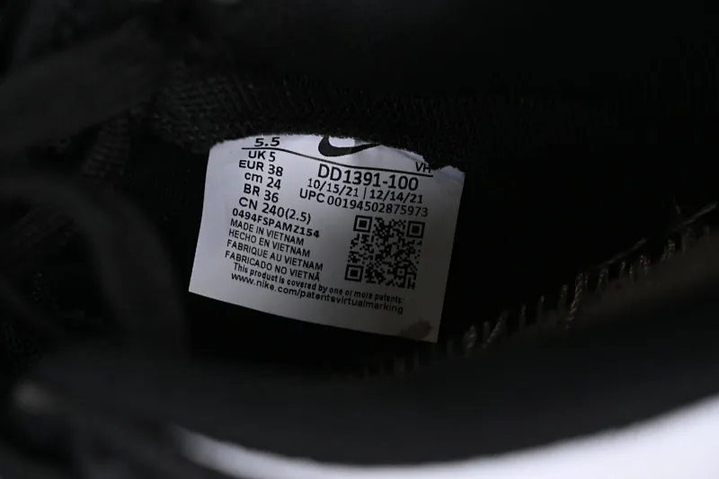 All Categories Nk SB Dunk Series Nk SB Dunk Low Low-top sneakers Nk Dunk Low Black and White Panda Customized version of deconstructed strap casual sneakers DD1391-100